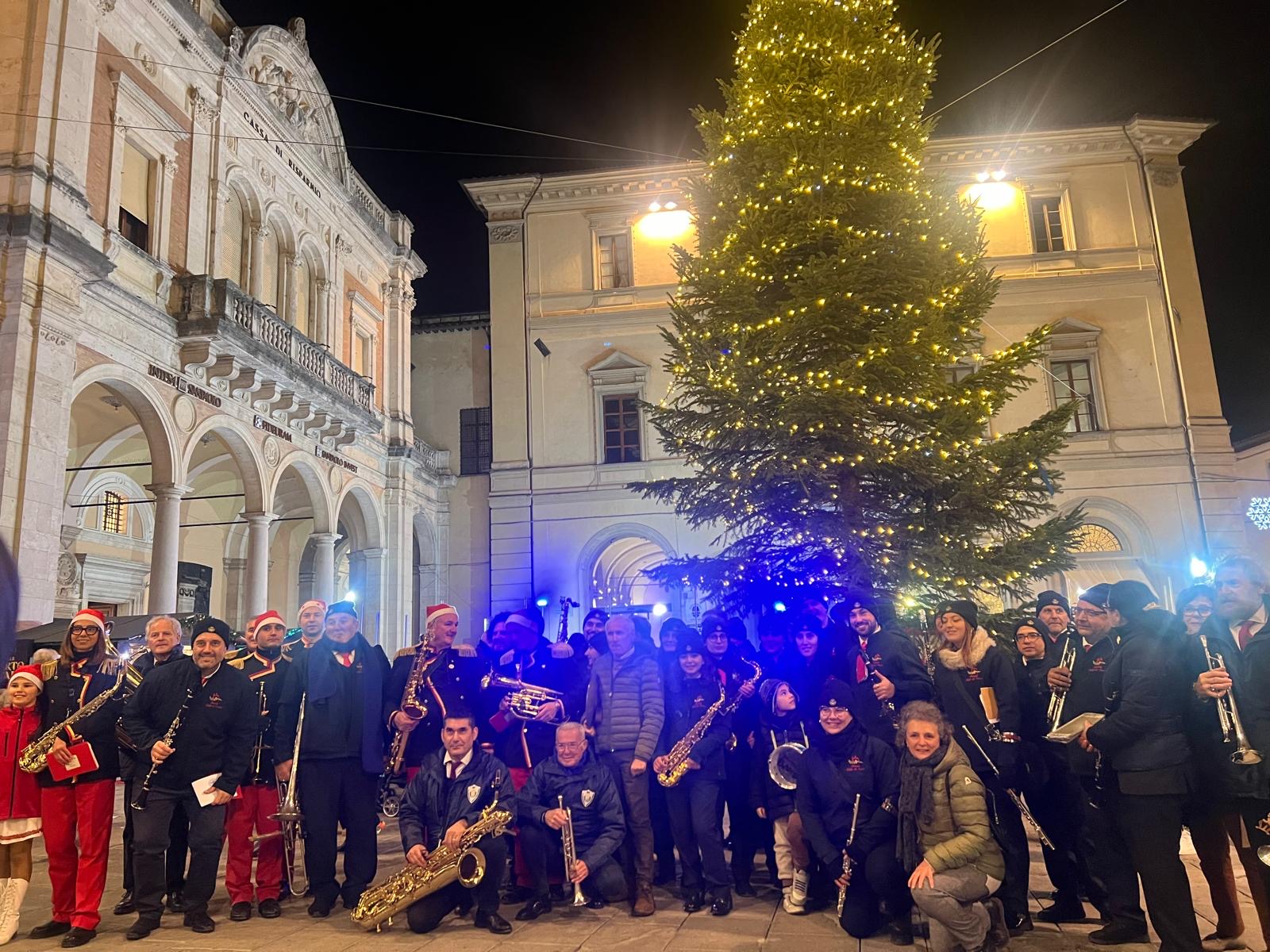 Inaugurato "Natale in città": il centro storico tifernate si illumina di eventi** - Eventi | TTV.it